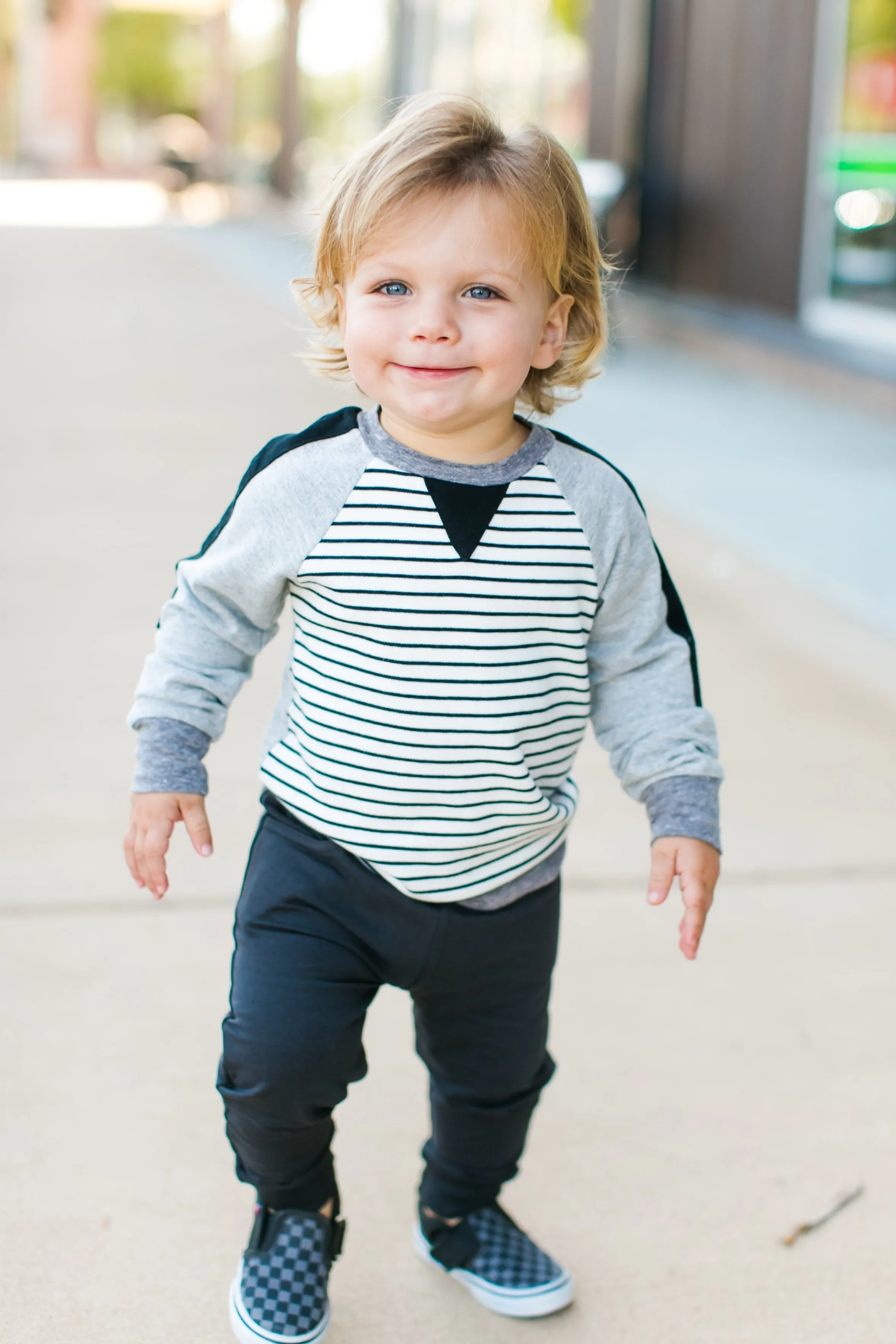 Rags - Essentials Joggers in Phantom
